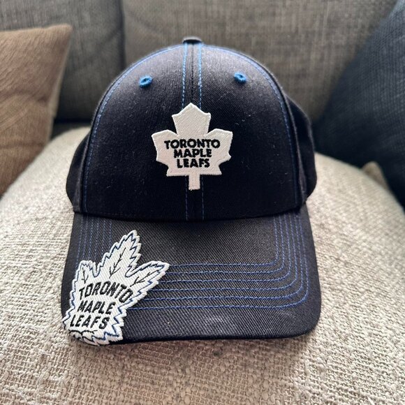 Rare Toronto Maple Leafs black and blue hat - Picture 1 of 4